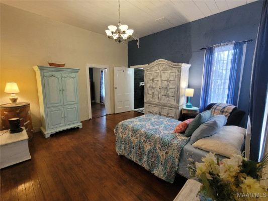 101 S Autauga Street