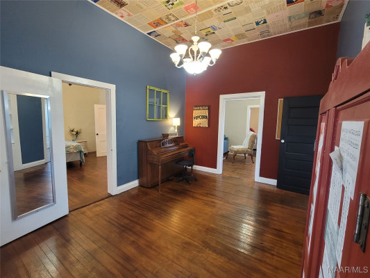 101 S Autauga Street