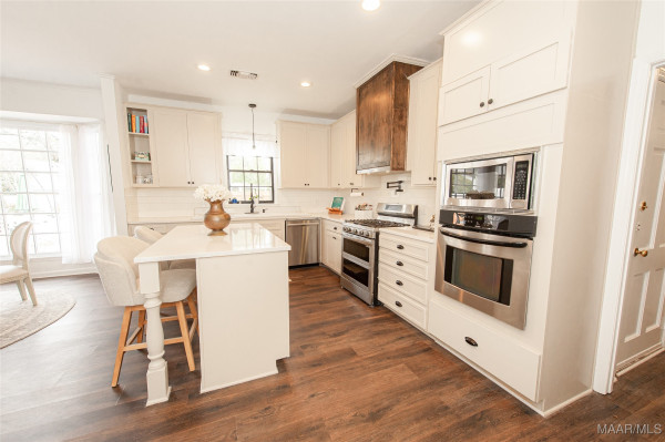 3051 Hill Hedge Drive