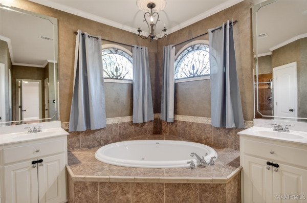 8696 Huntingdon Ridge Lane