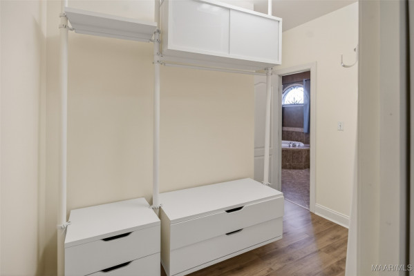 8696 Huntingdon Ridge Lane