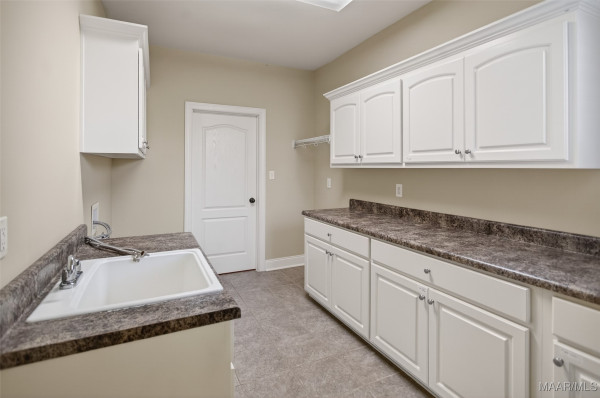 8696 Huntingdon Ridge Lane