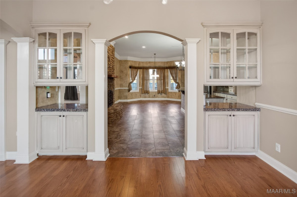 8696 Huntingdon Ridge Lane