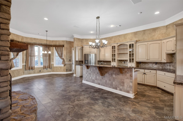 8696 Huntingdon Ridge Lane