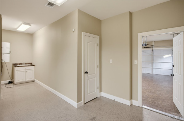 8696 Huntingdon Ridge Lane