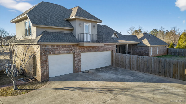 8696 Huntingdon Ridge Lane