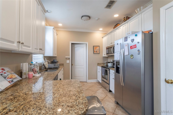 8712 STURBRIDGE Drive