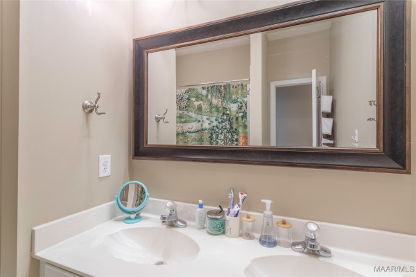 8712 STURBRIDGE Drive