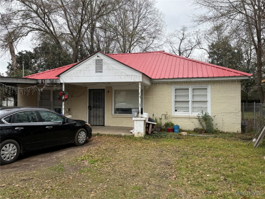 3 E VANDIVER Boulevard