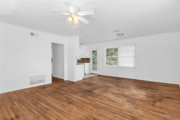 106 NOTTINGHAM Court