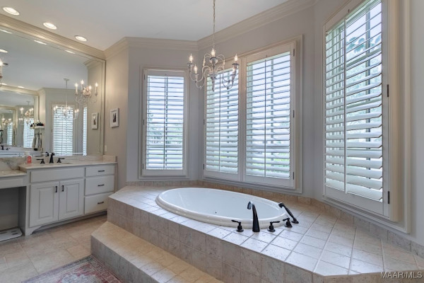 7565 Lakeridge Drive