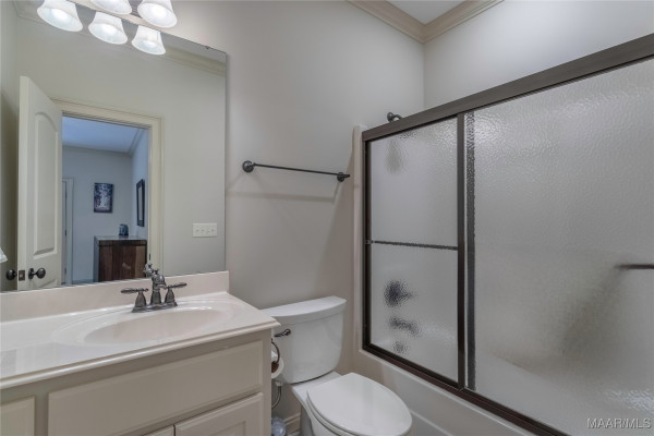 7565 Lakeridge Drive