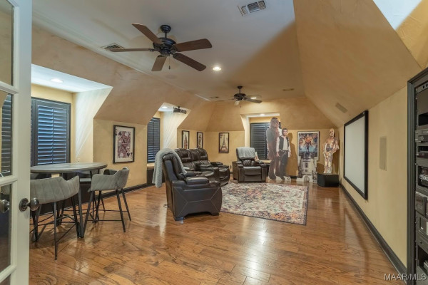 7565 Lakeridge Drive