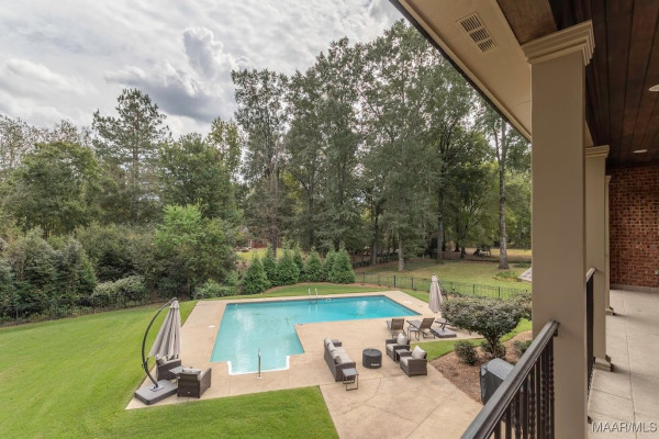 7565 Lakeridge Drive