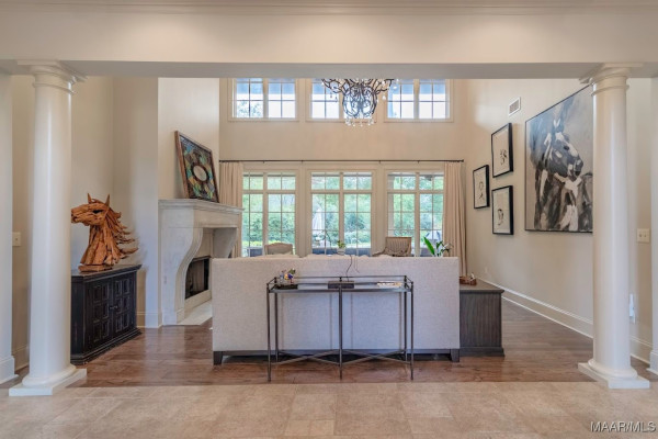 7565 Lakeridge Drive