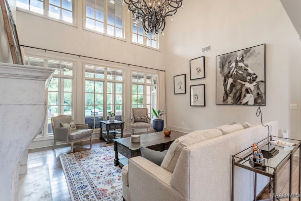 7565 Lakeridge Drive