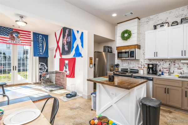 7732 LONG ACRE Street