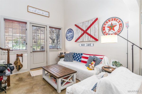 7732 LONG ACRE Street