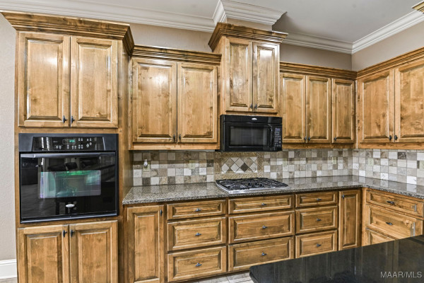 6224 HUNTERS Grove