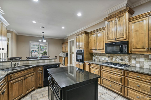 6224 HUNTERS Grove