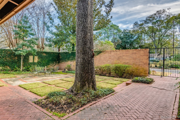 2307 Allendale Place