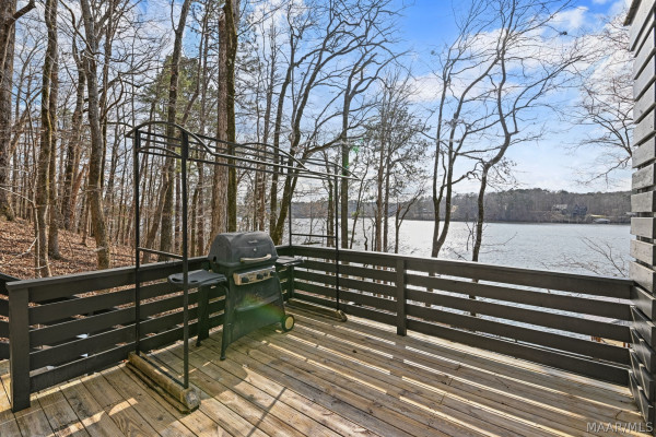 1413 RIVER Road
