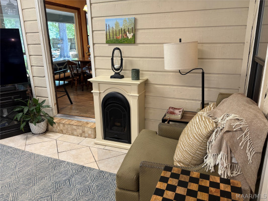 7649 HALCYON FOREST TR .