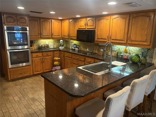 7649 HALCYON FOREST TR .