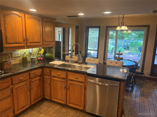 7649 HALCYON FOREST TR .