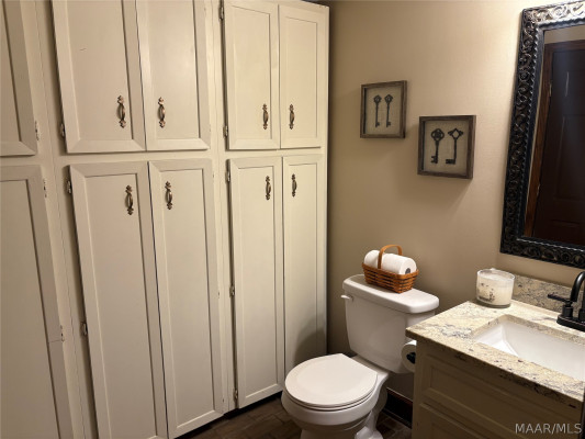 7649 HALCYON FOREST TR .