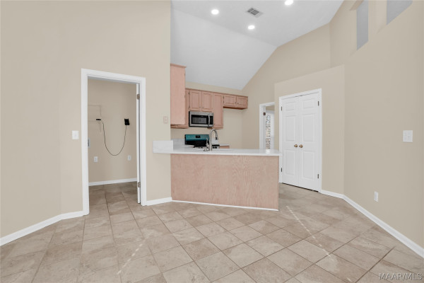8949 Chantilly Way