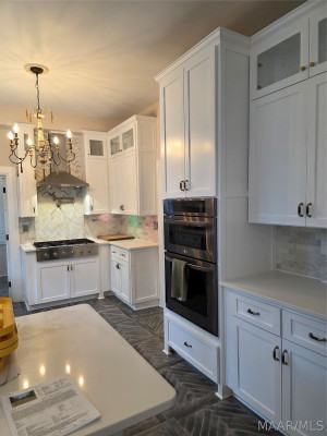 2481 E Cloverdale Park