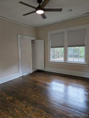 2481 E Cloverdale Park