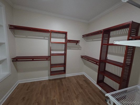 2481 E Cloverdale Park