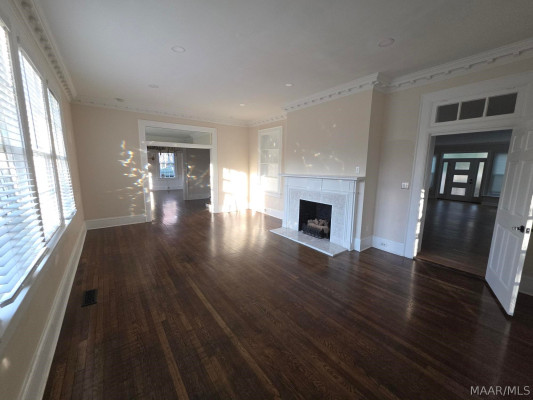 2481 E Cloverdale Park