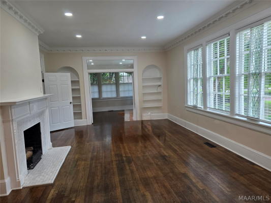 2481 E Cloverdale Park