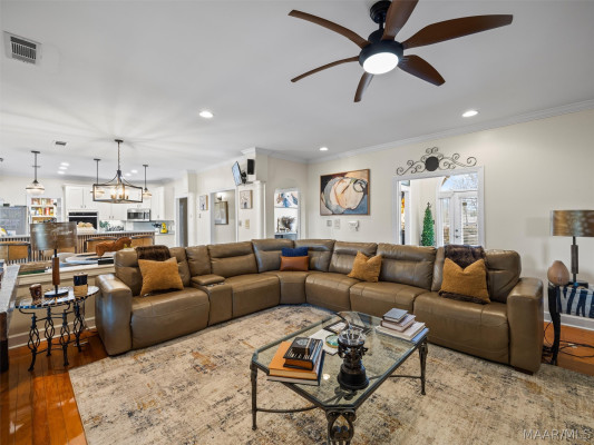 229 W Farmington Trace