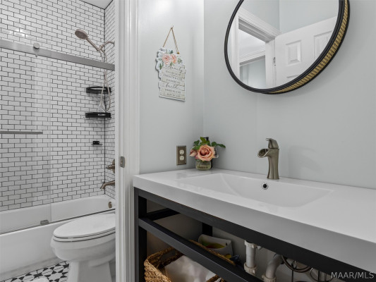 229 W Farmington Trace