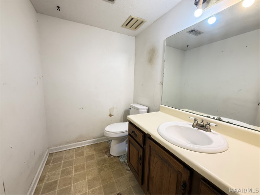 6212 Willow Glen Drive