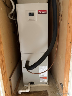 6212 Willow Glen Drive