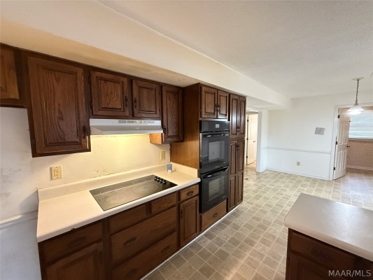 6212 Willow Glen Drive