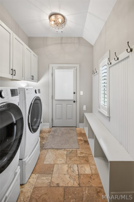 9536 Crescent Lodge Drive