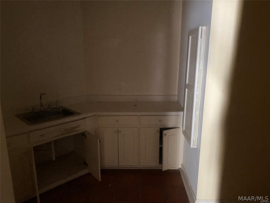 732 Whitehall Parkway