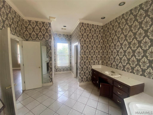 732 Whitehall Parkway