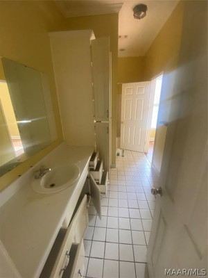 732 Whitehall Parkway