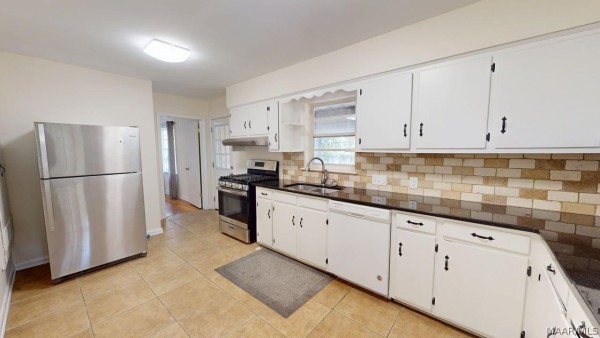 1835 Hill Hedge Drive