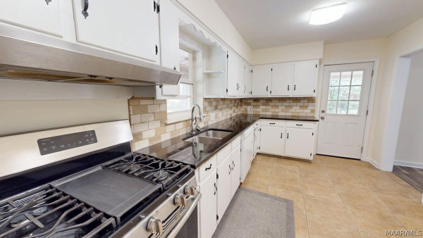 1835 Hill Hedge Drive