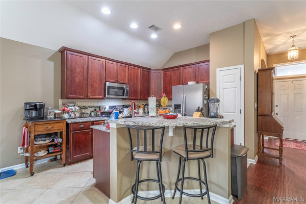 3712 Claiborne Circle