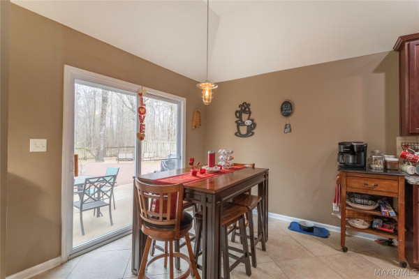 3712 Claiborne Circle