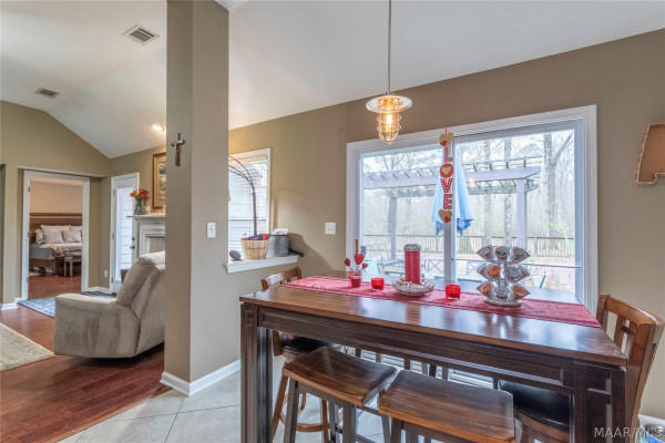 3712 Claiborne Circle